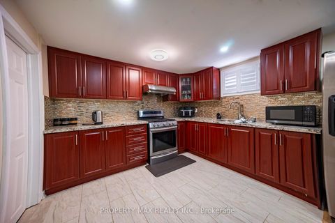 Photo 6 at 29 Grackle Trail, Rouge E11, Toronto