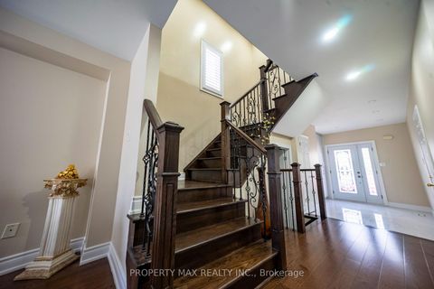Photo 7 at 29 Grackle Trail, Rouge E11, Toronto