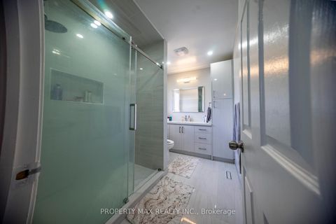 Photo 10 at 29 Grackle Trail, Rouge E11, Toronto