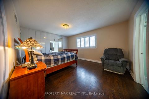 Photo 11 at 29 Grackle Trail, Rouge E11, Toronto