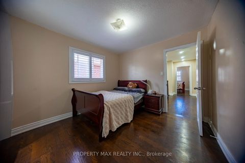 Photo 13 at 29 Grackle Trail, Rouge E11, Toronto