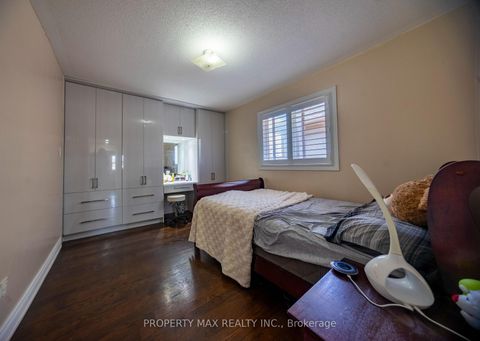 Photo 14 at 29 Grackle Trail, Rouge E11, Toronto