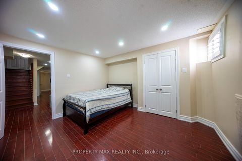 Photo 25 at 29 Grackle Trail, Rouge E11, Toronto