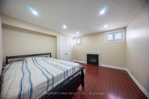 Photo 26 at 29 Grackle Trail, Rouge E11, Toronto