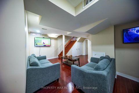 Photo 29 at 29 Grackle Trail, Rouge E11, Toronto