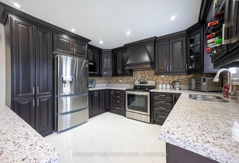Photo 35 at 29 Grackle Trail, Rouge E11, Toronto