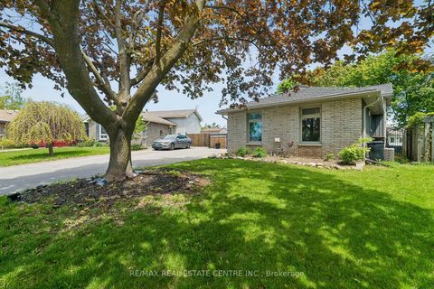 Photo 1 at 47 Christie Crescent, Letitia Heights, Barrie
