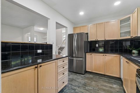 Photo 7 at 47 Christie Crescent, Letitia Heights, Barrie