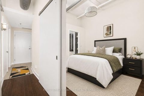 Photo 3 at 513 - 700 King Street W, Niagara, Toronto