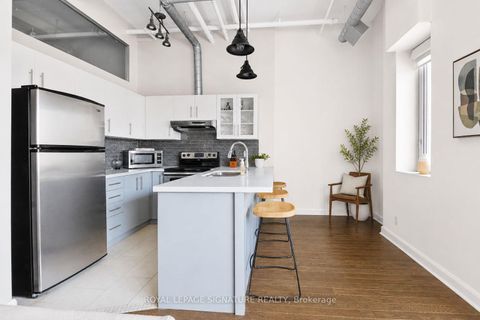Photo 11 at 513 - 700 King Street W, Niagara, Toronto