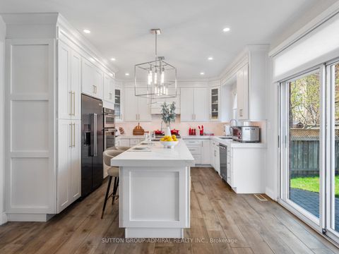 Photo 10 at 582 Summeridge Drive, Patterson, Vaughan