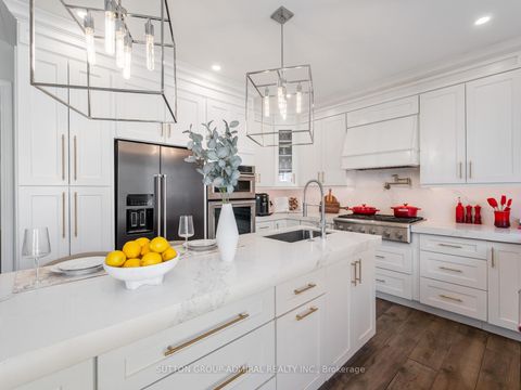 Photo 12 at 582 Summeridge Drive, Patterson, Vaughan