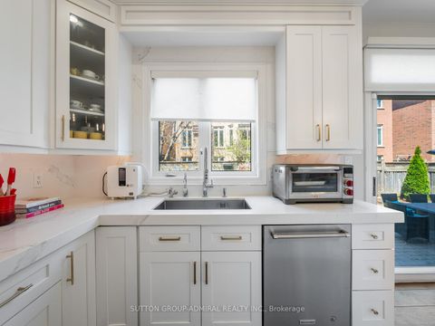 Photo 13 at 582 Summeridge Drive, Patterson, Vaughan