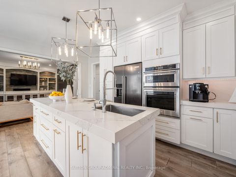Photo 16 at 582 Summeridge Drive, Patterson, Vaughan