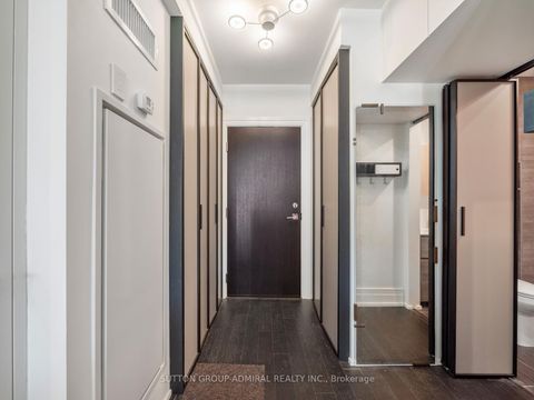 Photo 2 at 410 - 90 Niagara Street, Niagara, Toronto