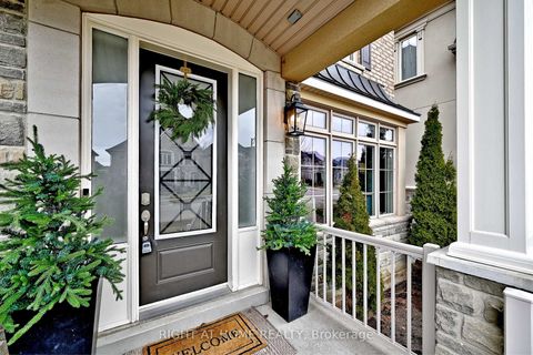 Photo 3 at 95 Vines Place, Bayview Southeast, Aurora