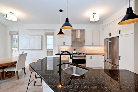Photo 11 at 95 Vines Place, Bayview Southeast, Aurora