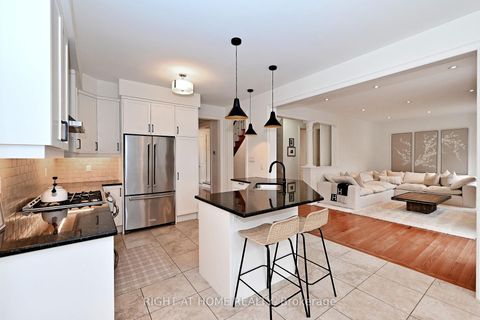Photo 13 at 95 Vines Place, Bayview Southeast, Aurora