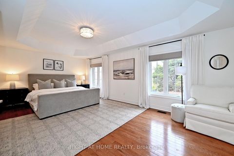 Photo 18 at 95 Vines Place, Bayview Southeast, Aurora