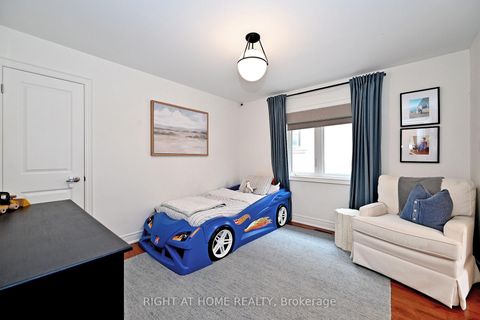 Photo 23 at 95 Vines Place, Bayview Southeast, Aurora
