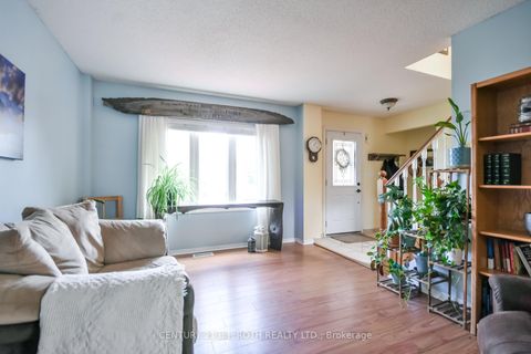 Photo 4 at 42 Farmstead Crescent, Holly, Barrie