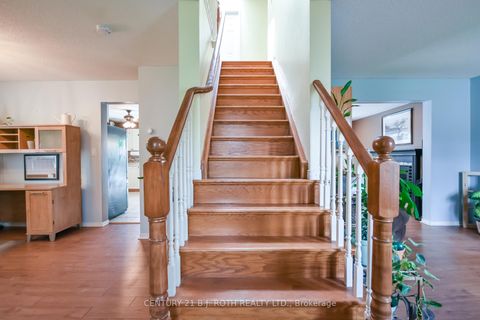 Photo 19 at 42 Farmstead Crescent, Holly, Barrie