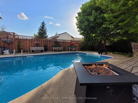 Photo 35 at 42 Farmstead Crescent, Holly, Barrie