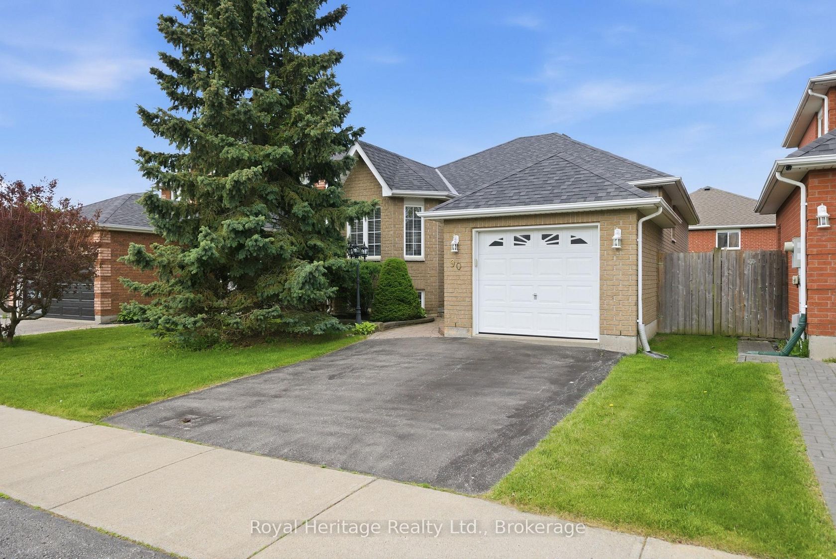 90 Bloom Avenue, Newcastle, Clarington 