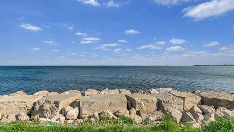 Photo 30 at 25 - 70 Eastwood Park Gardens, Long Branch, Toronto