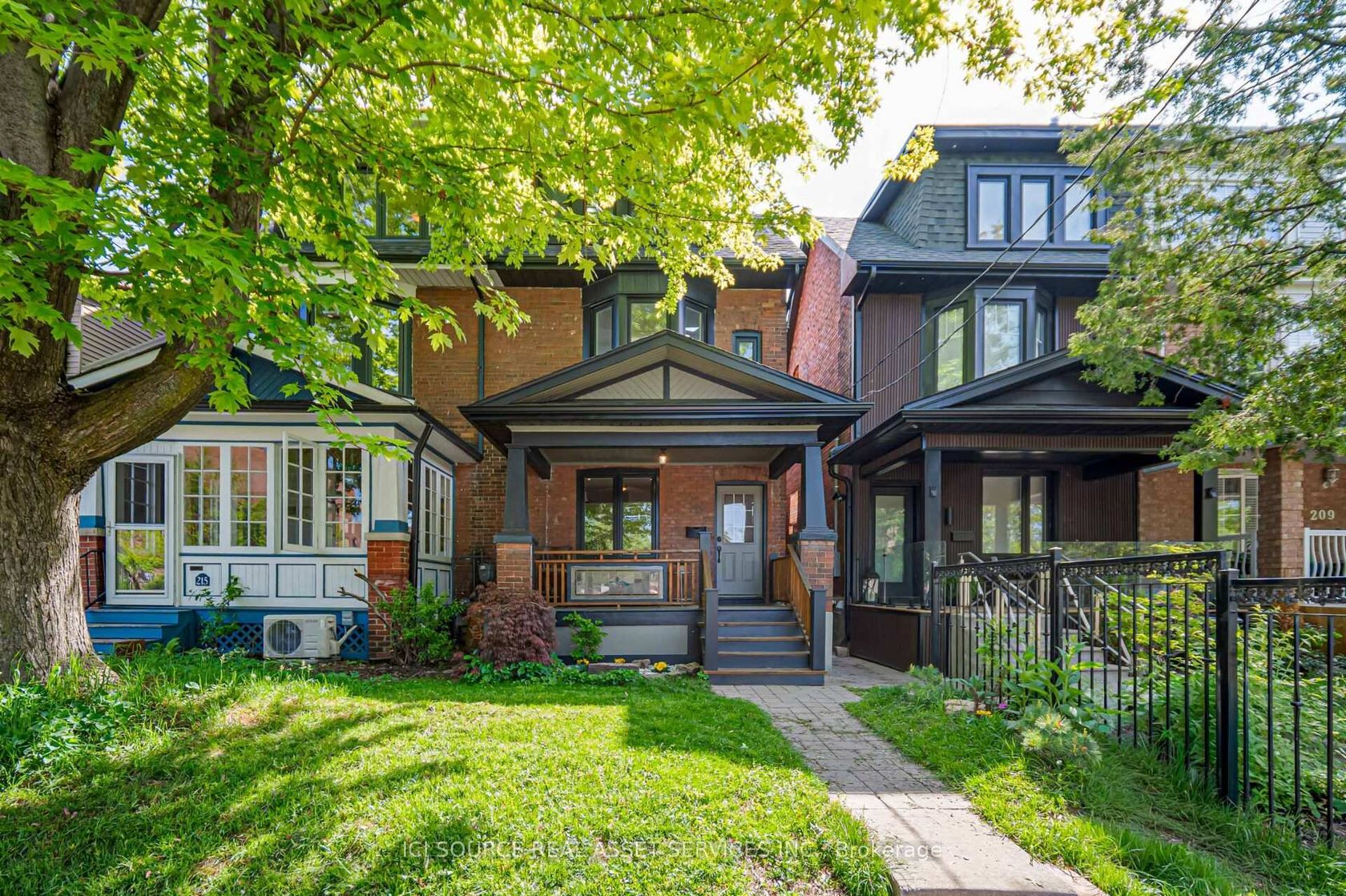 213 Laughton Avenue, Pellam Park, Toronto photo number 2