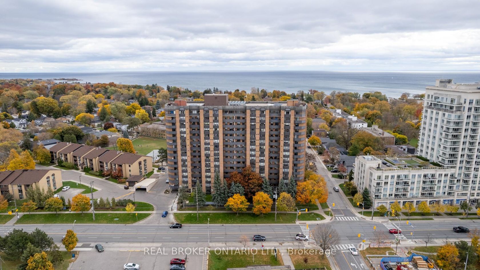 1601 - 3845 Lake Shore Boulevard W, Long Branch, Toronto photo 7