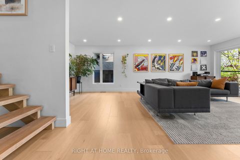Photo 4 at 10 Wingrove Hill, City Centre West, Toronto