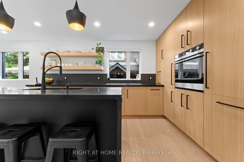 Photo 14 at 10 Wingrove Hill, City Centre West, Toronto