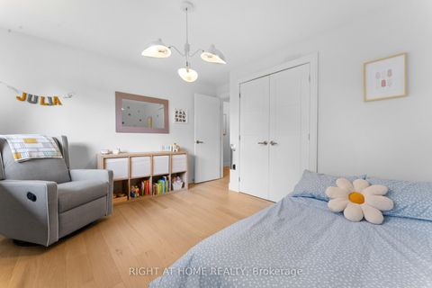 Photo 34 at 10 Wingrove Hill, City Centre West, Toronto