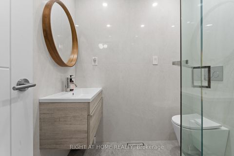 Photo 37 at 10 Wingrove Hill, City Centre West, Toronto