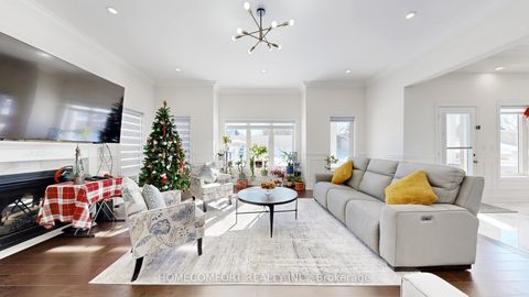 Photo 2 at 3 Mary Willson Court, Sharon, East Gwillimbury