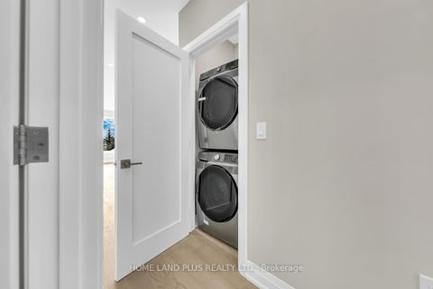 Photo 12 at 78 Bowie Avenue, Belgravia, Toronto