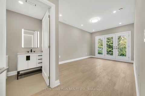 Photo 14 at 78 Bowie Avenue, Belgravia, Toronto
