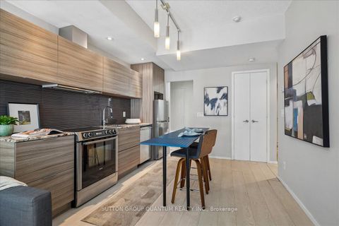 Photo 4 at 404 - 8 Charlotte Street, Waterfront Communities C1, Toronto