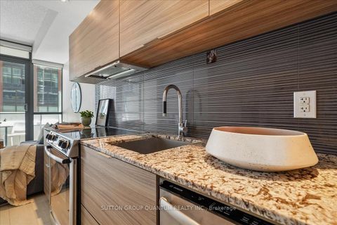 Photo 10 at 404 - 8 Charlotte Street, Waterfront Communities C1, Toronto