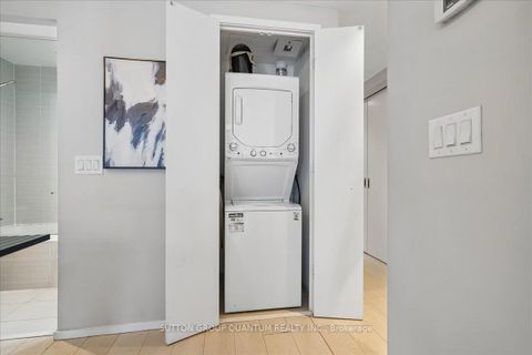 Photo 15 at 404 - 8 Charlotte Street, Waterfront Communities C1, Toronto