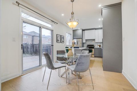 Photo 19 at 16 Hartwell Way, Bayview Northeast, Aurora