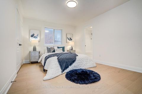 Photo 32 at 16 Hartwell Way, Bayview Northeast, Aurora