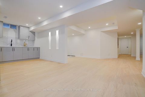 Photo 45 at 16 Hartwell Way, Bayview Northeast, Aurora