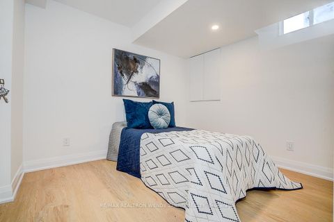 Photo 48 at 16 Hartwell Way, Bayview Northeast, Aurora