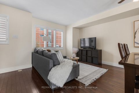 Photo 9 at 8 - 201 Tenth Street, New Toronto, Toronto