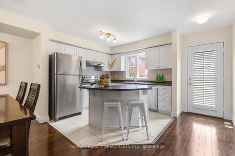 Photo 13 at 8 - 201 Tenth Street, New Toronto, Toronto