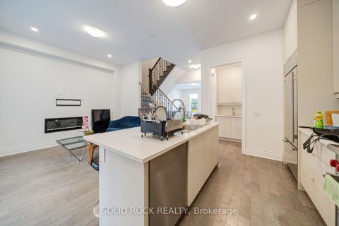 Photo 6 at 9376 Bayview Avenue, Observatory, Richmond Hill