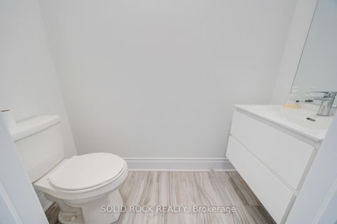 Photo 11 at 9376 Bayview Avenue, Observatory, Richmond Hill
