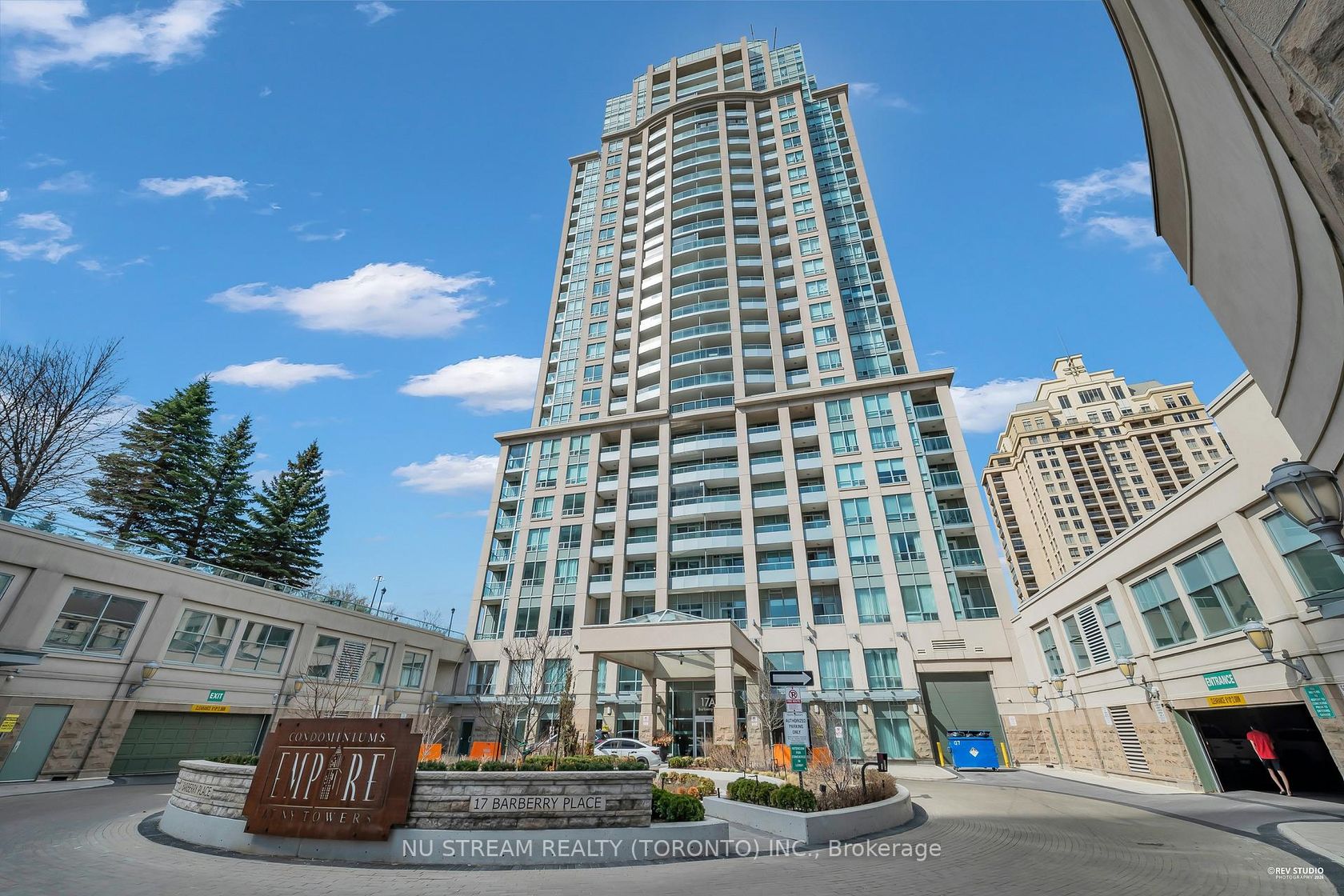 PH304 - 17 Barberry Place, Bayview Village, Toronto photo number 2